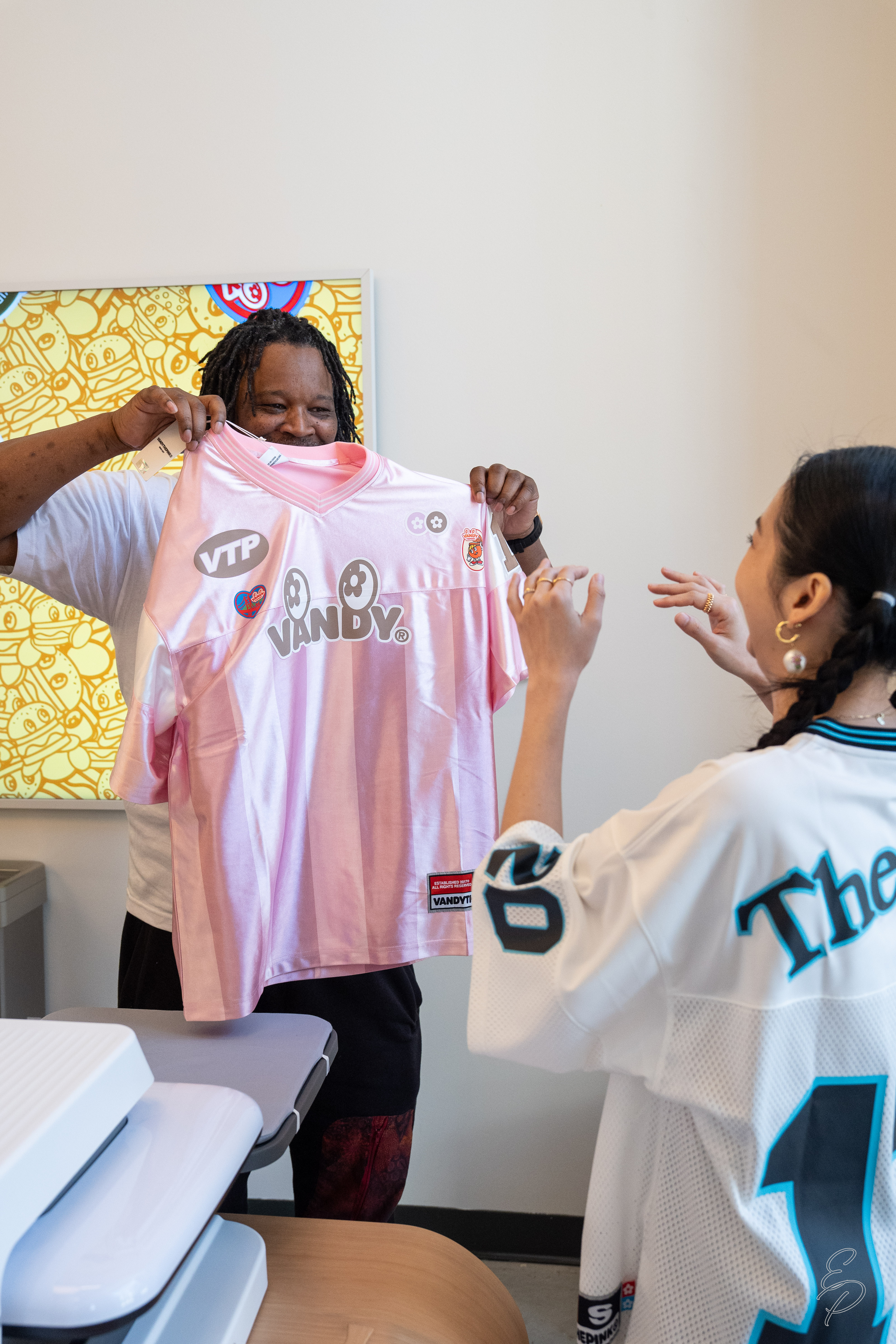VANDYTHEPINK SF Pop-Up